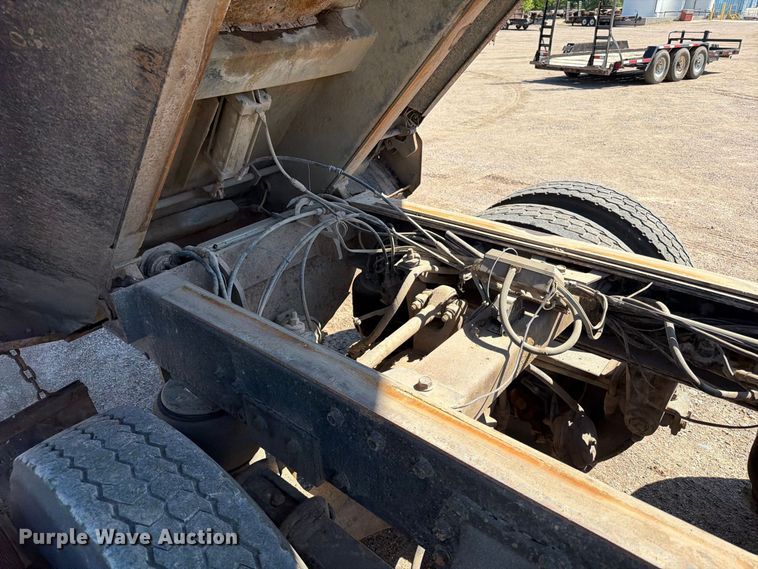 image for item EA0454 1991 Peterbilt 377 dump truck