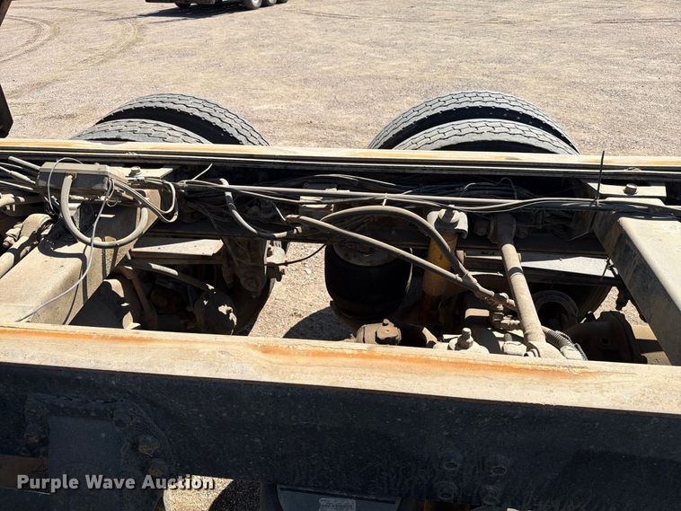 image for item EA0454 1991 Peterbilt 377 dump truck