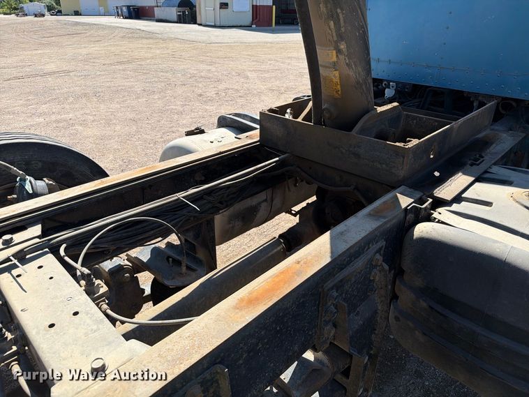 image for item EA0454 1991 Peterbilt 377 dump truck