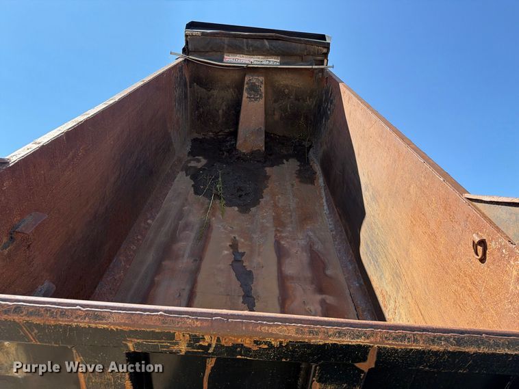 image for item EA0454 1991 Peterbilt 377 dump truck