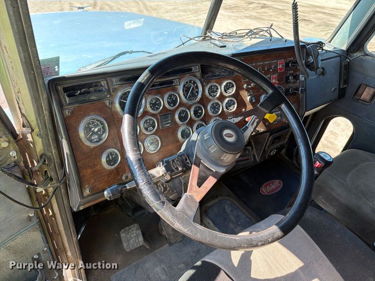 image for item EA0454 1991 Peterbilt 377 dump truck