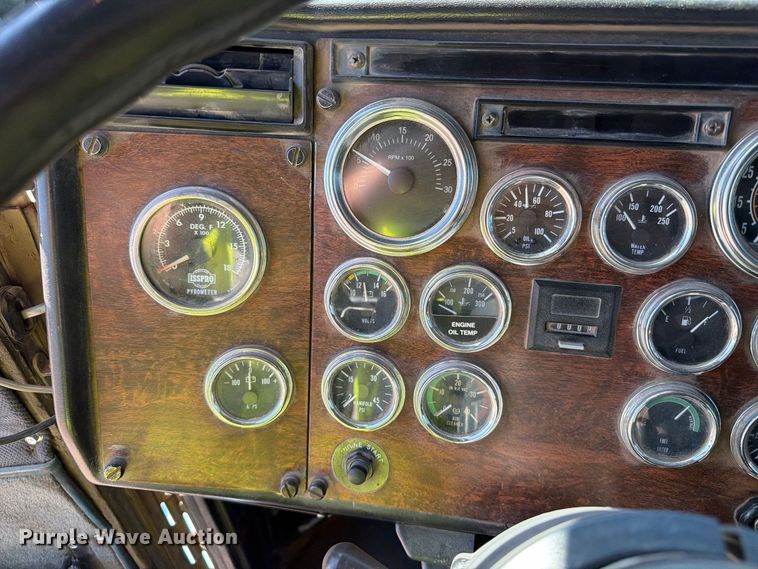 image for item EA0454 1991 Peterbilt 377 dump truck
