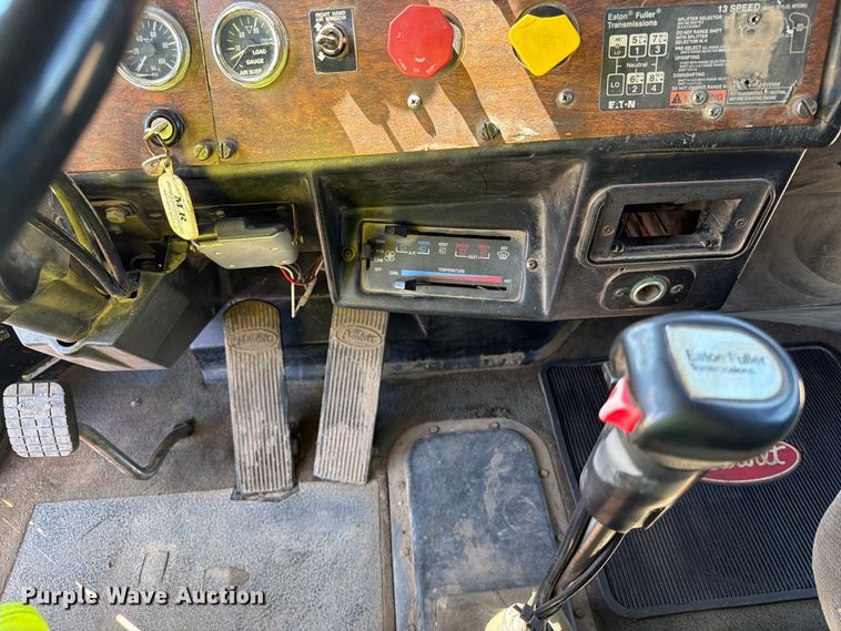 image for item EA0454 1991 Peterbilt 377 dump truck
