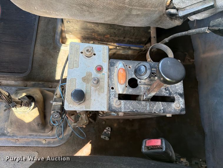 image for item EA0454 1991 Peterbilt 377 dump truck