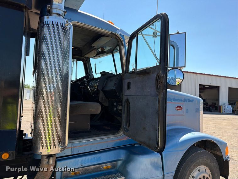 image for item EA0454 1991 Peterbilt 377 dump truck
