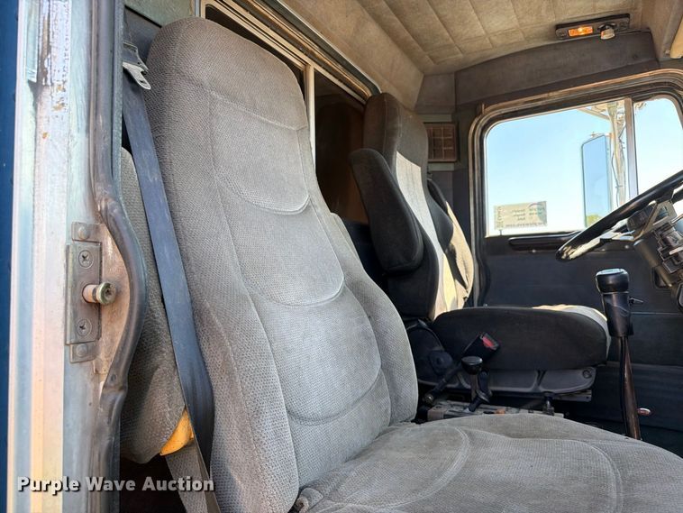 image for item EA0454 1991 Peterbilt 377 dump truck