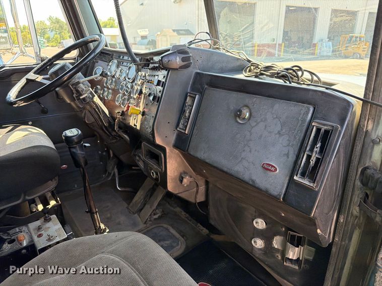 image for item EA0454 1991 Peterbilt 377 dump truck