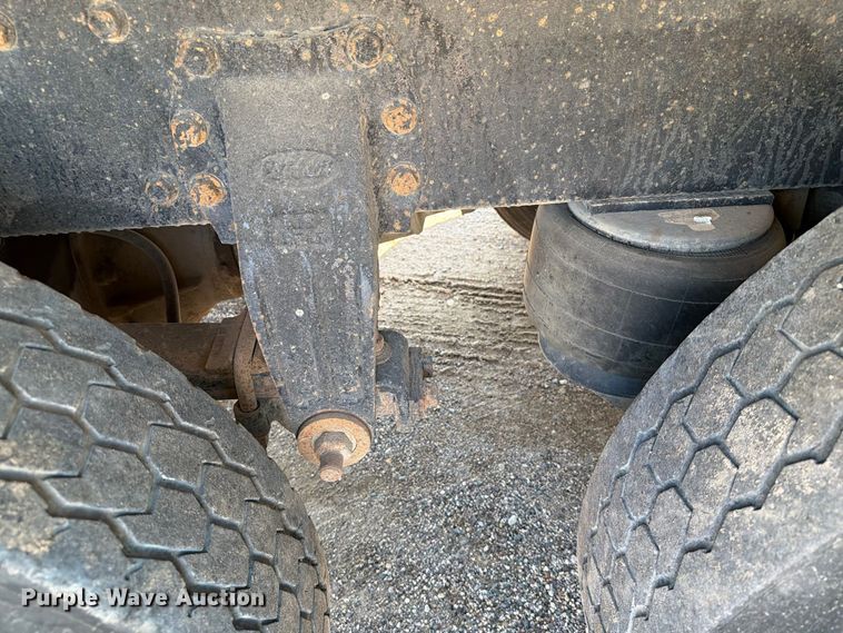 image for item EA0454 1991 Peterbilt 377 dump truck