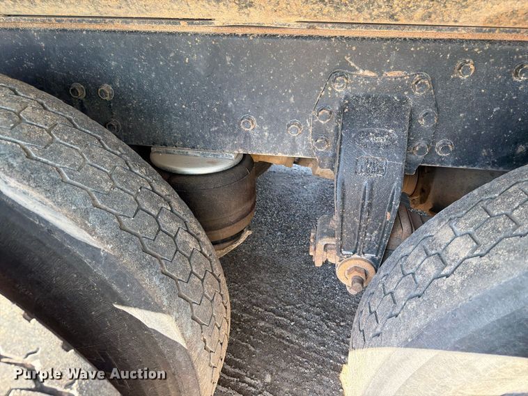 image for item EA0454 1991 Peterbilt 377 dump truck