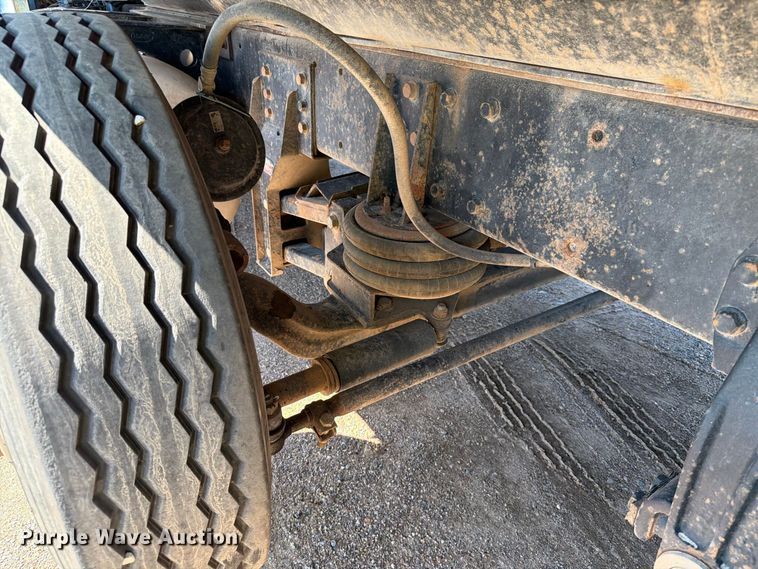 image for item EA0454 1991 Peterbilt 377 dump truck
