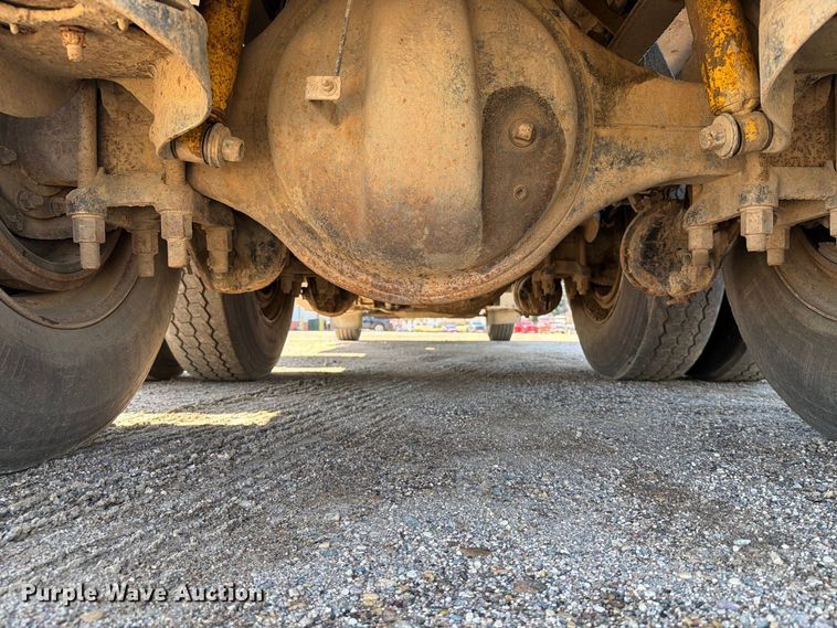 image for item EA0454 1991 Peterbilt 377 dump truck