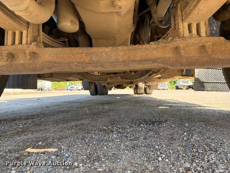 image for item EA0454 1991 Peterbilt 377 dump truck