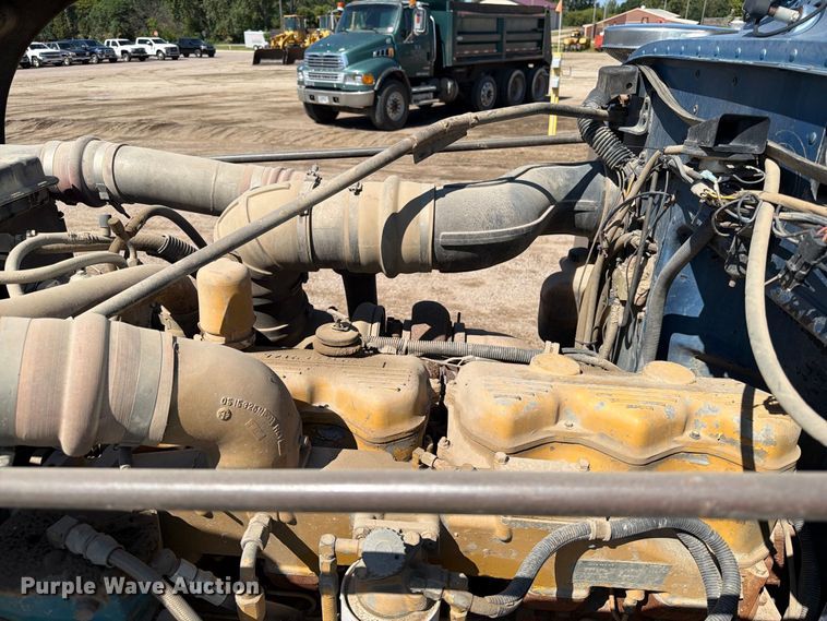 image for item EA0454 1991 Peterbilt 377 dump truck