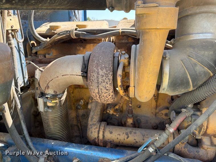 image for item EA0454 1991 Peterbilt 377 dump truck