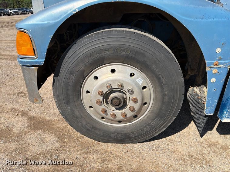 image for item EA0454 1991 Peterbilt 377 dump truck
