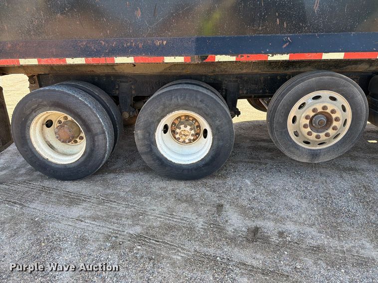 image for item EA0454 1991 Peterbilt 377 dump truck