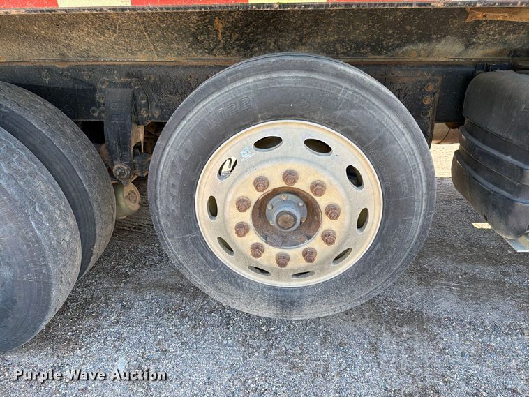 image for item EA0454 1991 Peterbilt 377 dump truck