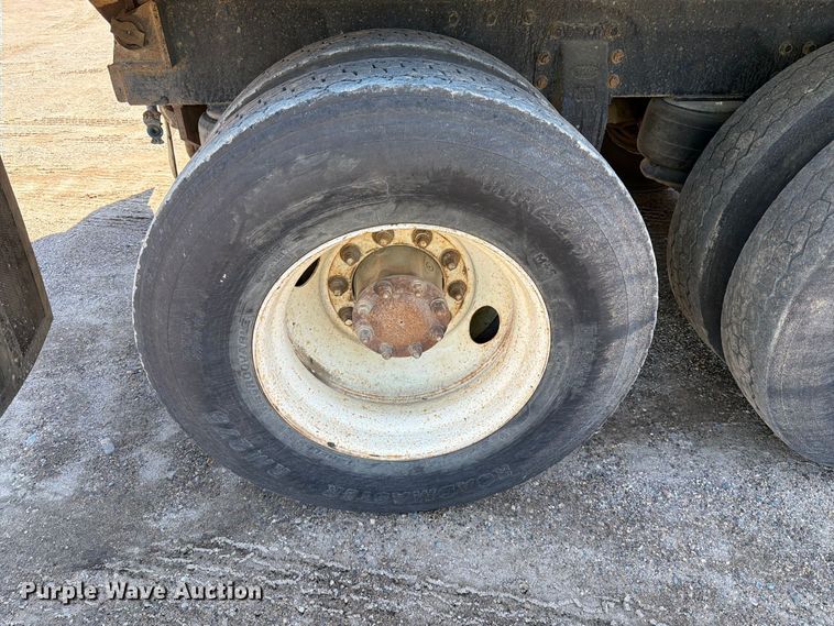 image for item EA0454 1991 Peterbilt 377 dump truck