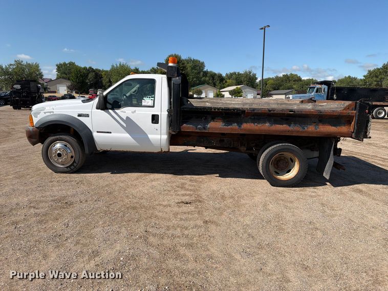 image for item EA0456 2000 Ford F450 Super Duty dump truck