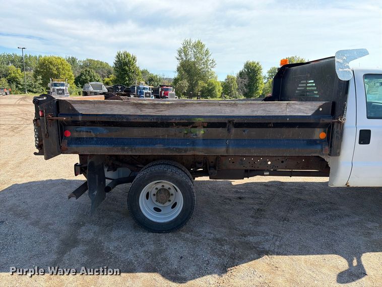 image for item EA0456 2000 Ford F450 Super Duty dump truck