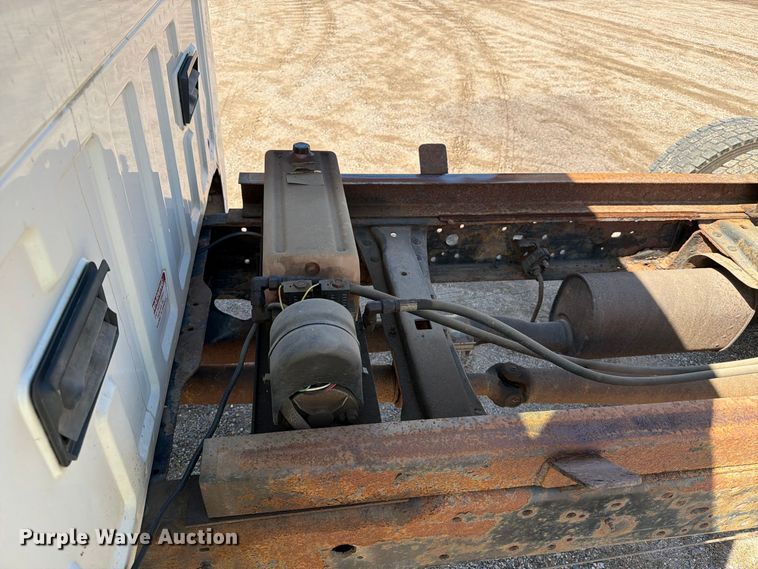 image for item EA0456 2000 Ford F450 Super Duty dump truck