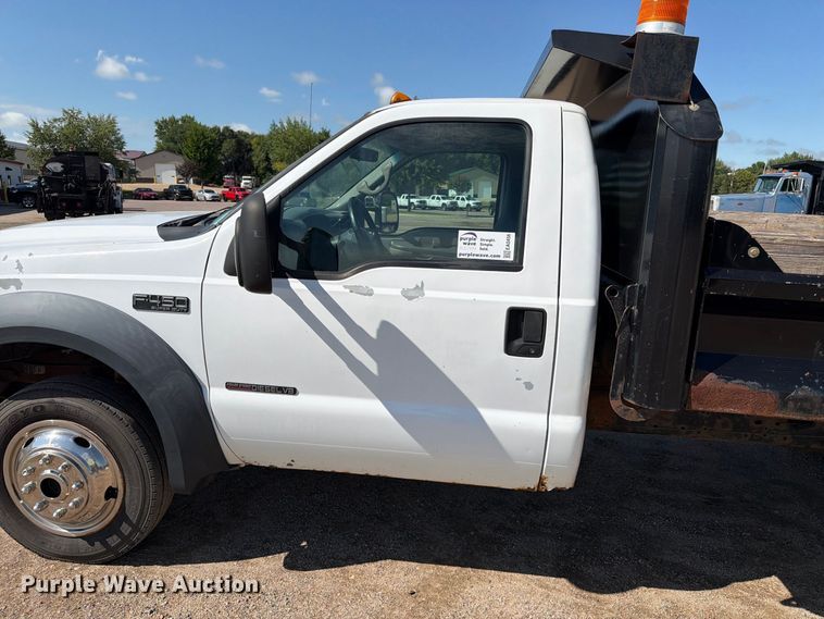 image for item EA0456 2000 Ford F450 Super Duty dump truck