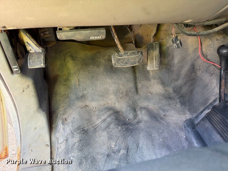 image for item EA0456 2000 Ford F450 Super Duty dump truck
