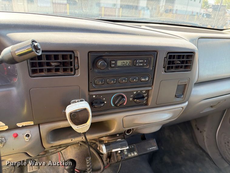 image for item EA0456 2000 Ford F450 Super Duty dump truck