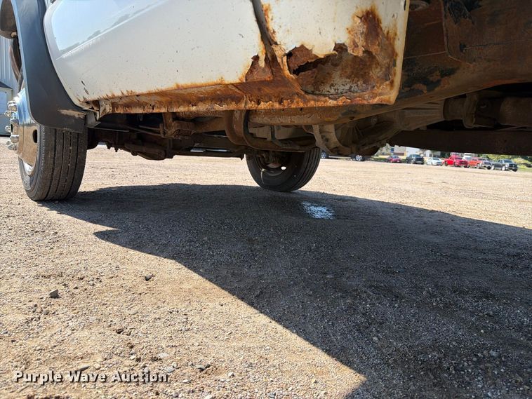 image for item EA0456 2000 Ford F450 Super Duty dump truck