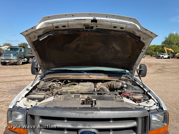 image for item EA0456 2000 Ford F450 Super Duty dump truck