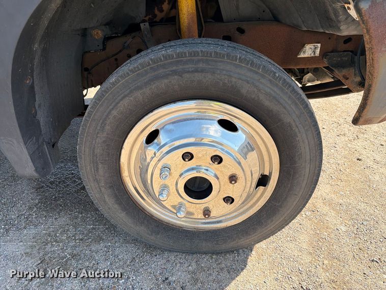 image for item EA0456 2000 Ford F450 Super Duty dump truck