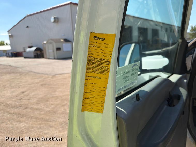 image for item EA0456 2000 Ford F450 Super Duty dump truck
