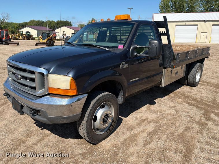 image for item EA0457 2000 Ford F550 Super Duty flatbed truck