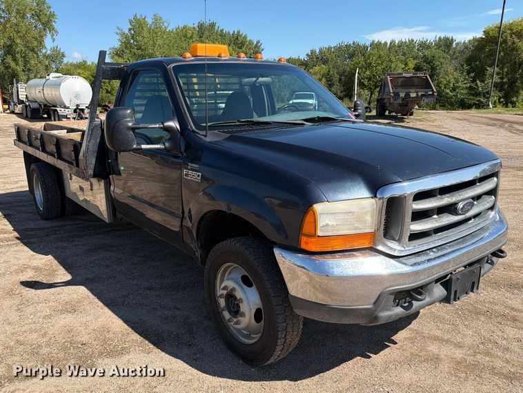 image for item EA0457 2000 Ford F550 Super Duty flatbed truck