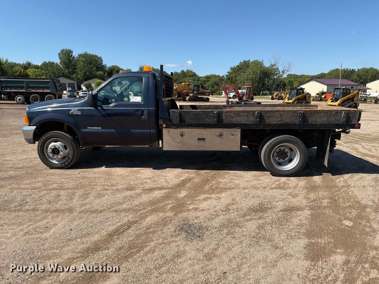 image for item EA0457 2000 Ford F550 Super Duty flatbed truck