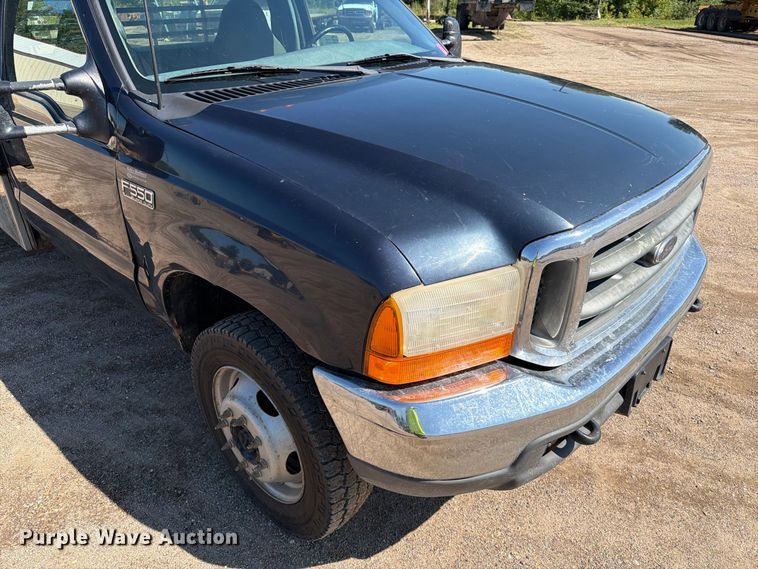 image for item EA0457 2000 Ford F550 Super Duty flatbed truck