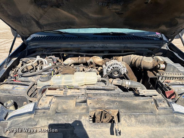 image for item EA0457 2000 Ford F550 Super Duty flatbed truck