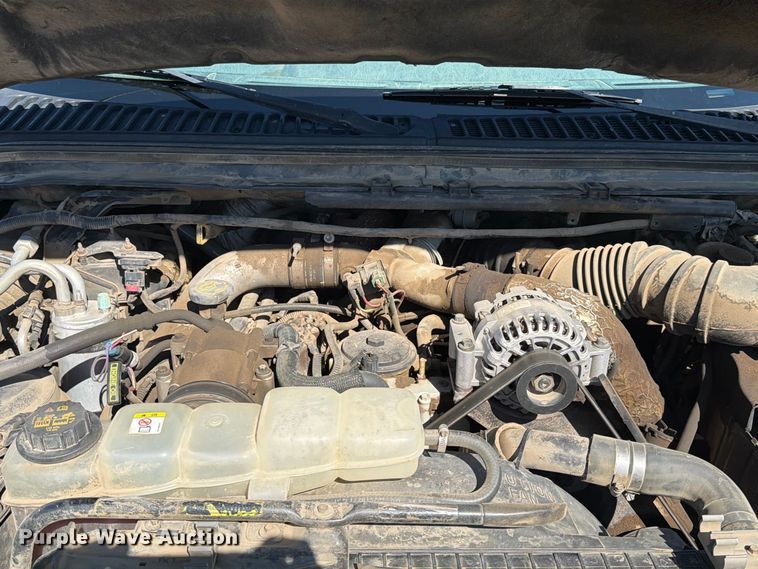 image for item EA0457 2000 Ford F550 Super Duty flatbed truck