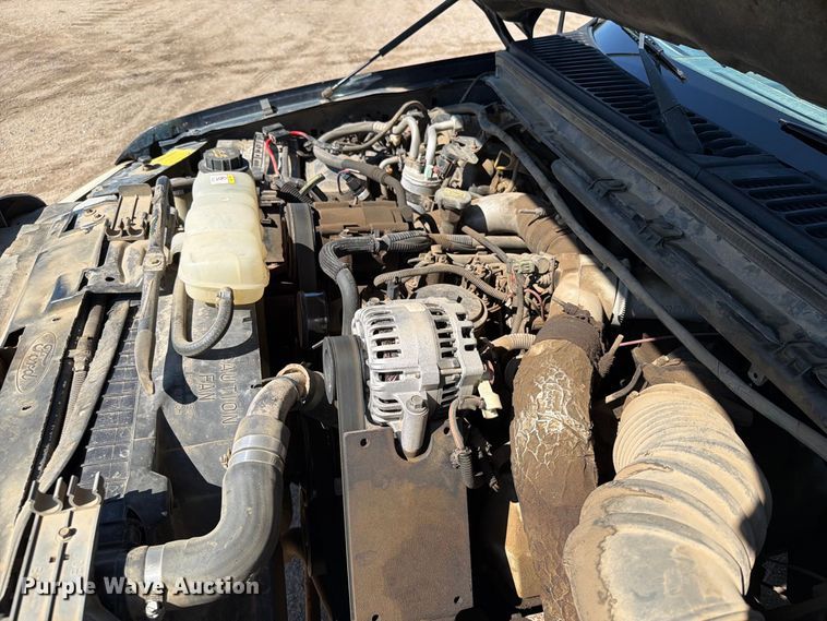 image for item EA0457 2000 Ford F550 Super Duty flatbed truck