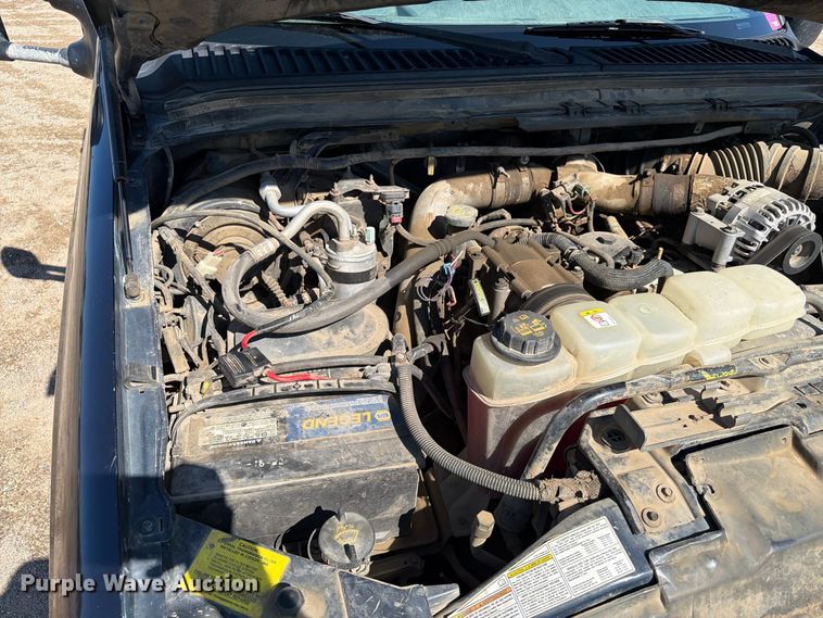 image for item EA0457 2000 Ford F550 Super Duty flatbed truck
