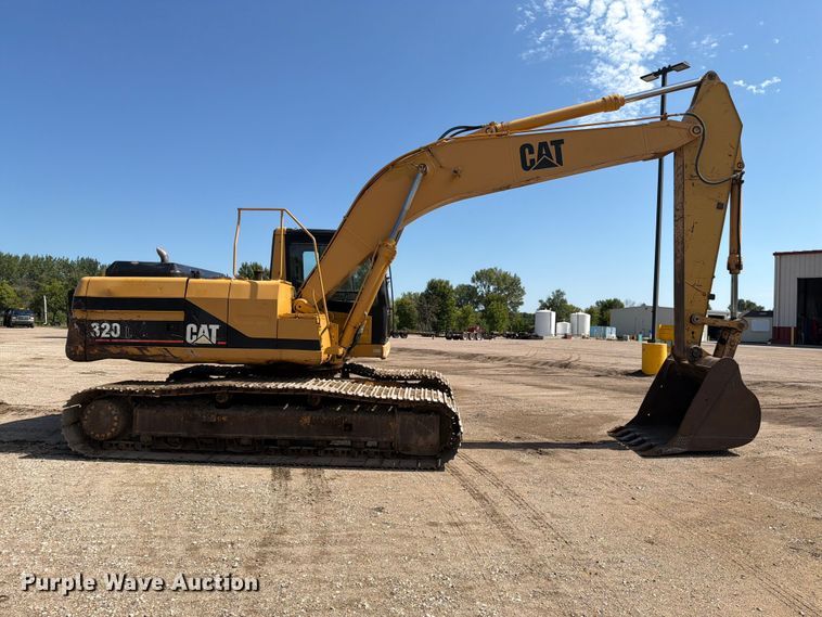 image for item EA0458 1995 Caterpillar 320L excavator