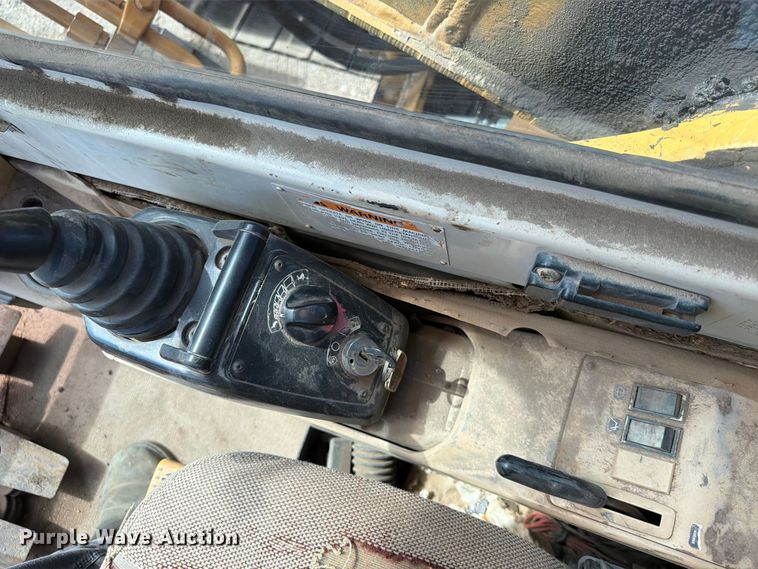 image for item EA0458 1995 Caterpillar 320L excavator