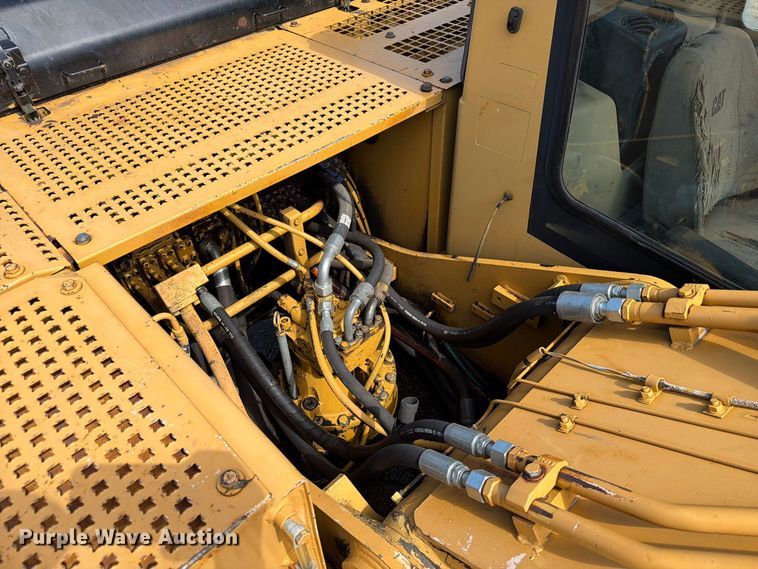 image for item EA0458 1995 Caterpillar 320L excavator