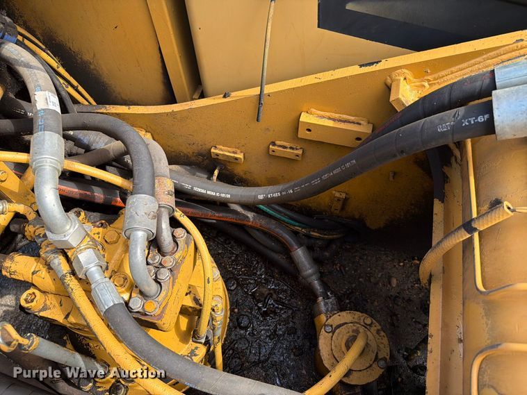 image for item EA0458 1995 Caterpillar 320L excavator
