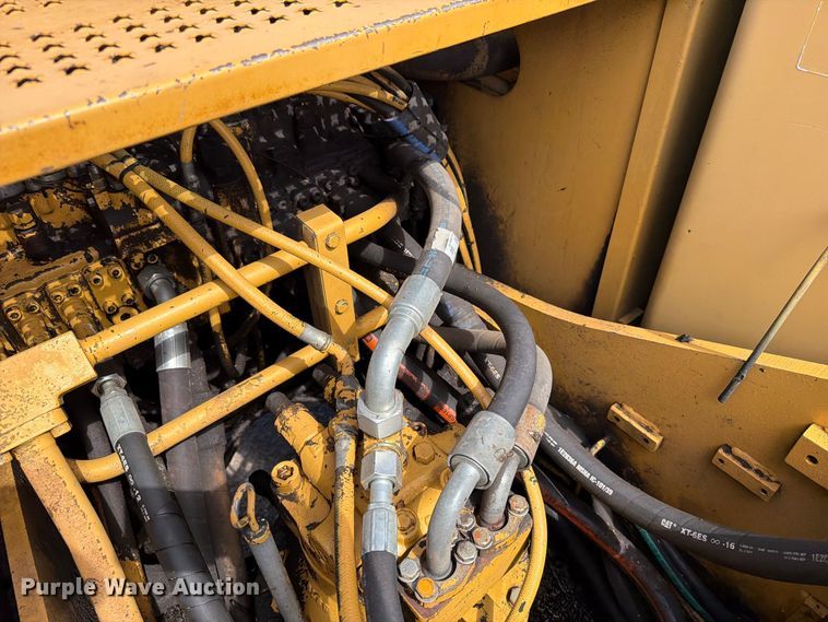 image for item EA0458 1995 Caterpillar 320L excavator
