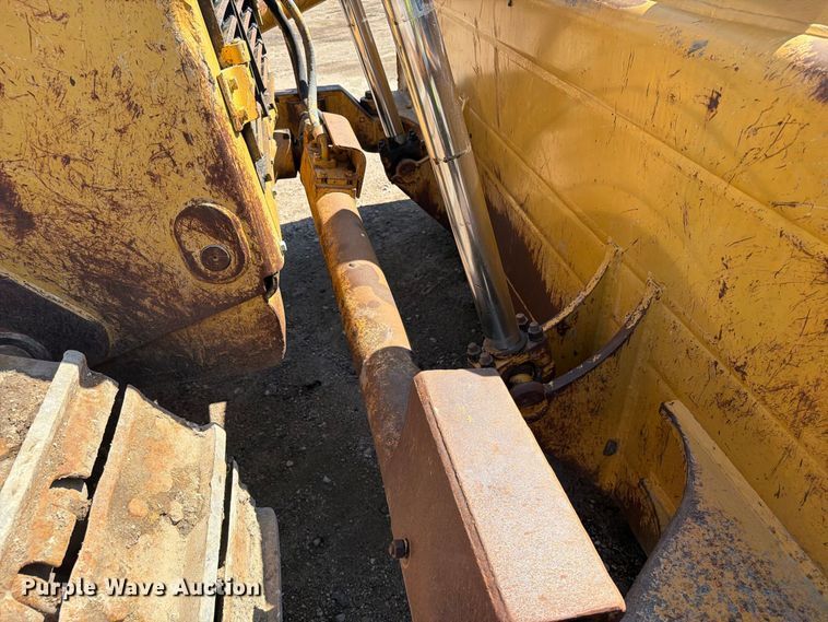 image for item EA0459 1992 Caterpillar D8N dozer