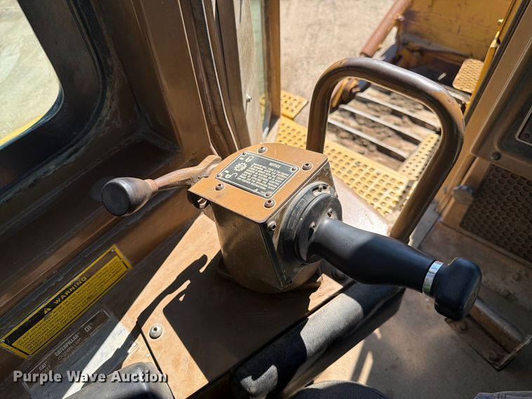 image for item EA0459 1992 Caterpillar D8N dozer