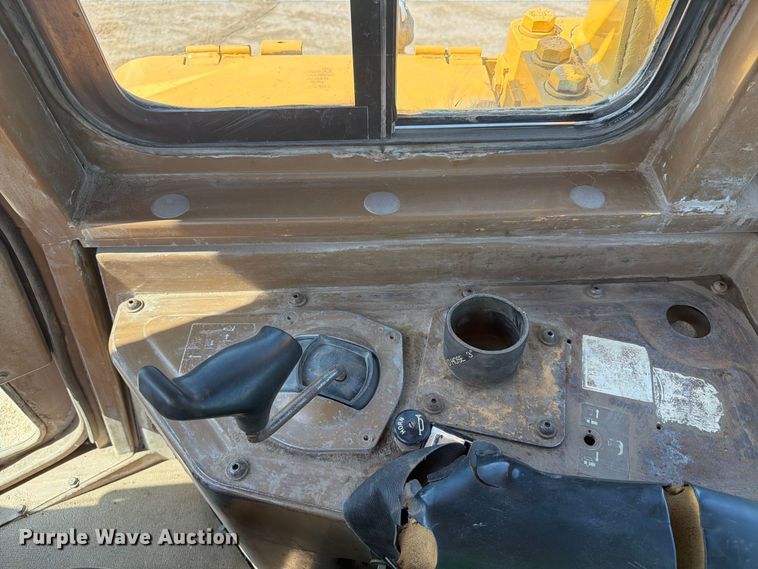 image for item EA0459 1992 Caterpillar D8N dozer