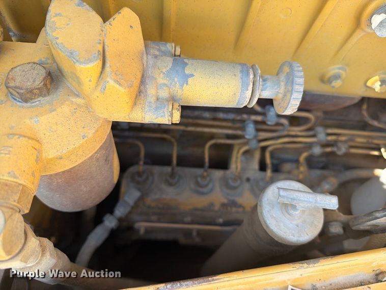 image for item EA0459 1992 Caterpillar D8N dozer
