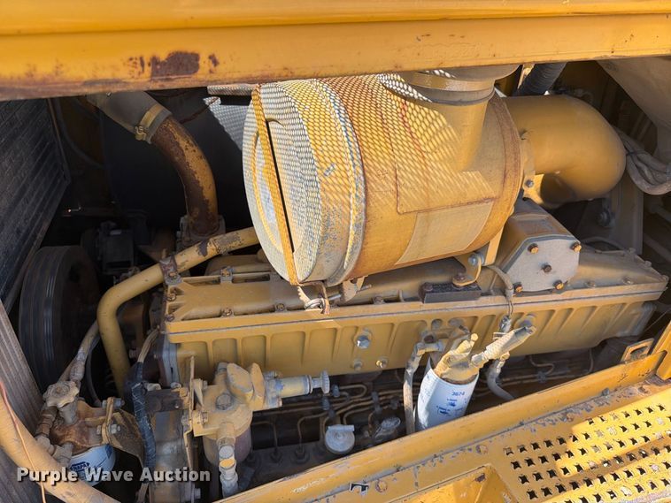 image for item EA0459 1992 Caterpillar D8N dozer